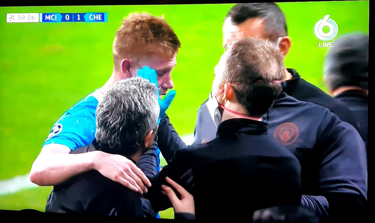 En weer wint een sloper van een artiest in de <a href="/ChampionsLeague/">UEFA Champions League</a> #clfinale ,; geel vs. halve hersenschudding bij #mciche , kan me zo ook nog Salah vs. Ramos herinneren,  taak voor ...<a href="/UEFA/">UEFA</a>