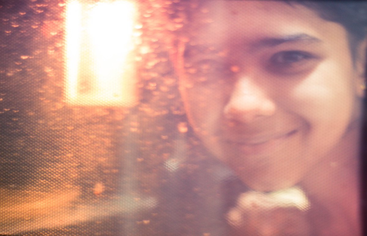 shuvabrata's tweet photo. My top 10 lockdown photos. All photos were taken while at home. #photography #lockdown #top10 #goodonly

1/10 - Open microwave door between camera and daughter's face. Lighting from microwave light only. https://t.co/Nijf79ds3f