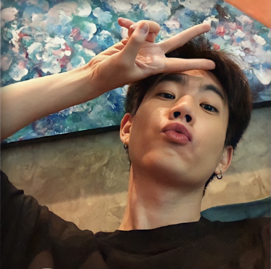ampyours's tweet photo. 🤩 รักกันให้ทำปากจู๋ 😗😗😗
#LiveAtLunchSS2xGun
#กันอรรถพันธ์
#LiveAtLunchSS2xOff
#ออฟจุมพล
#ออฟกัน https://t.co/SsKkT3mqu4