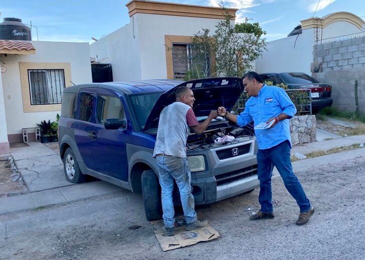 JesusElNegroS's tweet photo. Hoy caminamos en el fraccionamiento Niza, en #Guaymas. El trabajo es de todos los días; hoy como candidato y después del 6 de junio, cuando las mayorías decidan que sea su Diputado Federal #VotaElNegroSaldaña https://t.co/VvWAnbTEAE