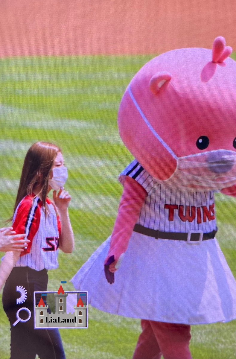 210530 

루피와 함께💗🥲

#ITZY   #LIA   #리아   #있지