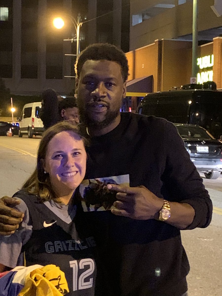 LOOK WHO I FOUND!! Growl Towels and Tony Allen!!!! I am going to ride this high for months!!!!!!! @aa000G9 @memgrizz