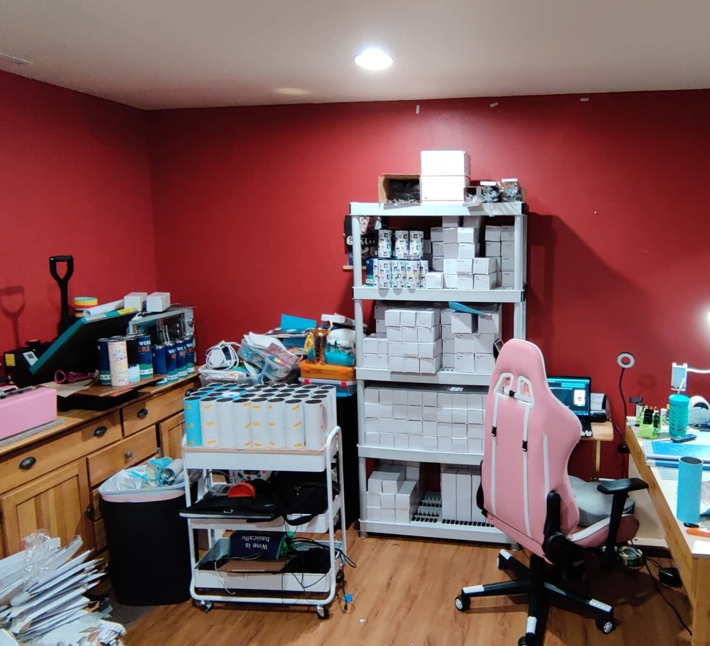 lorifredericks's tweet photo. I'm hearing angels sing with this pretty new shelf that is holding all my blank mugs #craftproblems ππ₯€π₯€π₯€π₯€π₯€π₯€π₯€π₯€π₯€π₯€π₯€ https://t.co/mahGXtXP7F https://t.co/Flkm8llTq6