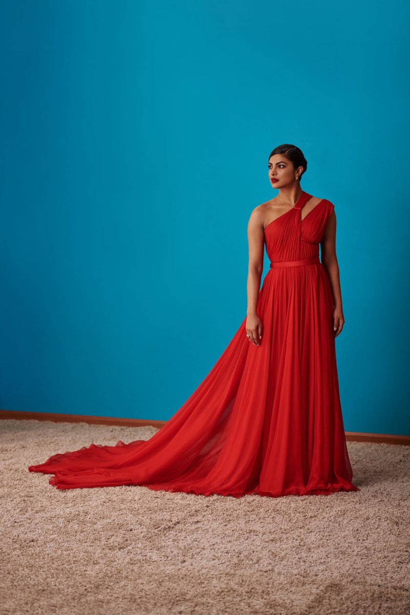 pakchikmamat's tweet photo. PRIYANKA CHOPRA - EMMY PORTRAITS

11 HQ PICS https://t.co/0iL1Knje9t @priyankachopra https://t.co/9Uz4PsLJXc
