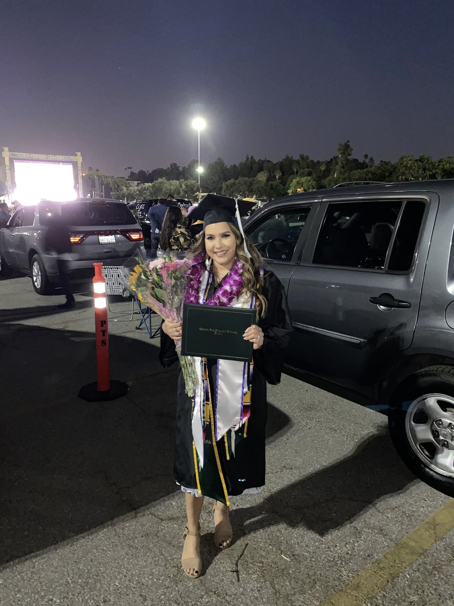 coliesays's tweet photo. It’s been one week... 🎓🎉 https://t.co/MTiVz40xWs