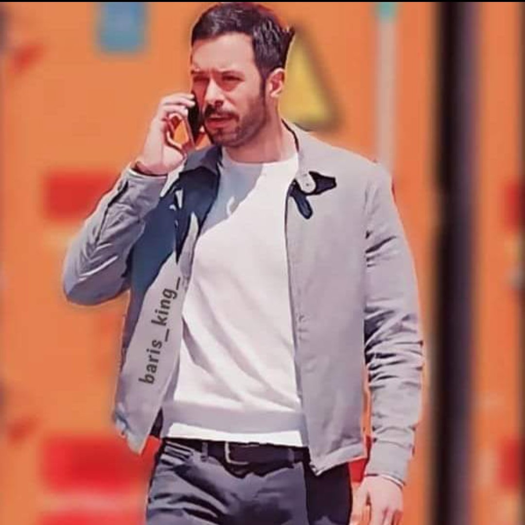 Isa57901176's tweet photo. Io ferma qui ❤️❤️🎊🎊🎊💓💓💓💓🇮🇹🇮🇹🇮🇹🇮🇹🇮🇹
@baris_arduc 
Uomo impeccabile
Attore fantastico 
Baris tutta la vita❤️😘😘😘😘
#kiralikask https://t.co/B3RTVlf1pg