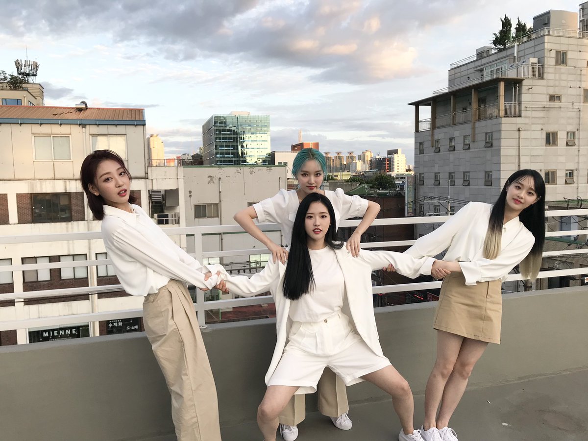 Dazzlingswan97's tweet photo. 210530 💌 https://t.co/UmDqUb8W9y