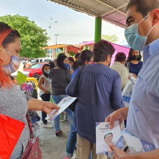 DanielParraOfic's tweet photo. Buen fin de semana amigas y amigos del Distrito 28; hemos caminado por esta gran región durante más de 55 días, y hoy, ya contamos con el apoyo de la mayoría, porque somos la campaña de las mejores propuestas, ¡vamos a ganar!
#GestionesQueCambianVidas
#VotaPAN💙 https://t.co/3NpVl921ex