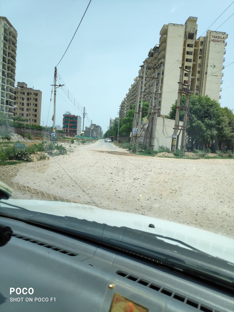 bee_sumana's tweet photo. What can you expect from a govt. who can't even give us proper roads? In & arnd #takshilaheights #sector37C #Gurugram roads either #potholed or non existent. Same story for the last 8 yrs. @cmohry @mlkhattar @rakeshdaultabad @ramanmalik @TOIGurgaon @HTGurgaon https://t.co/izFXDVeHAc