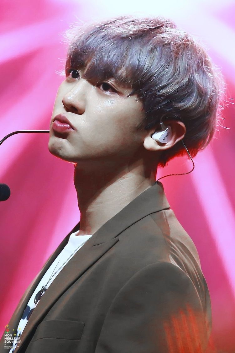 ChanLoey99's tweet photo. I Love You And So Proud Of You, You'll Still The Symbol Of Purity For Me. My Precious Man
#WeLoveYouChanyeol
 #CHANYEOL #찬열 https://t.co/8ODbxHO1kL