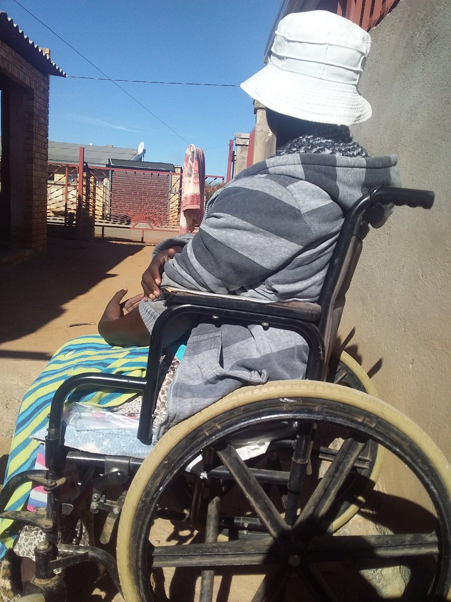 faby60317781's tweet photo. Imagine being threatened by a sick Crippled person.
I'm so scared😮 https://t.co/pjXKi5jHQj