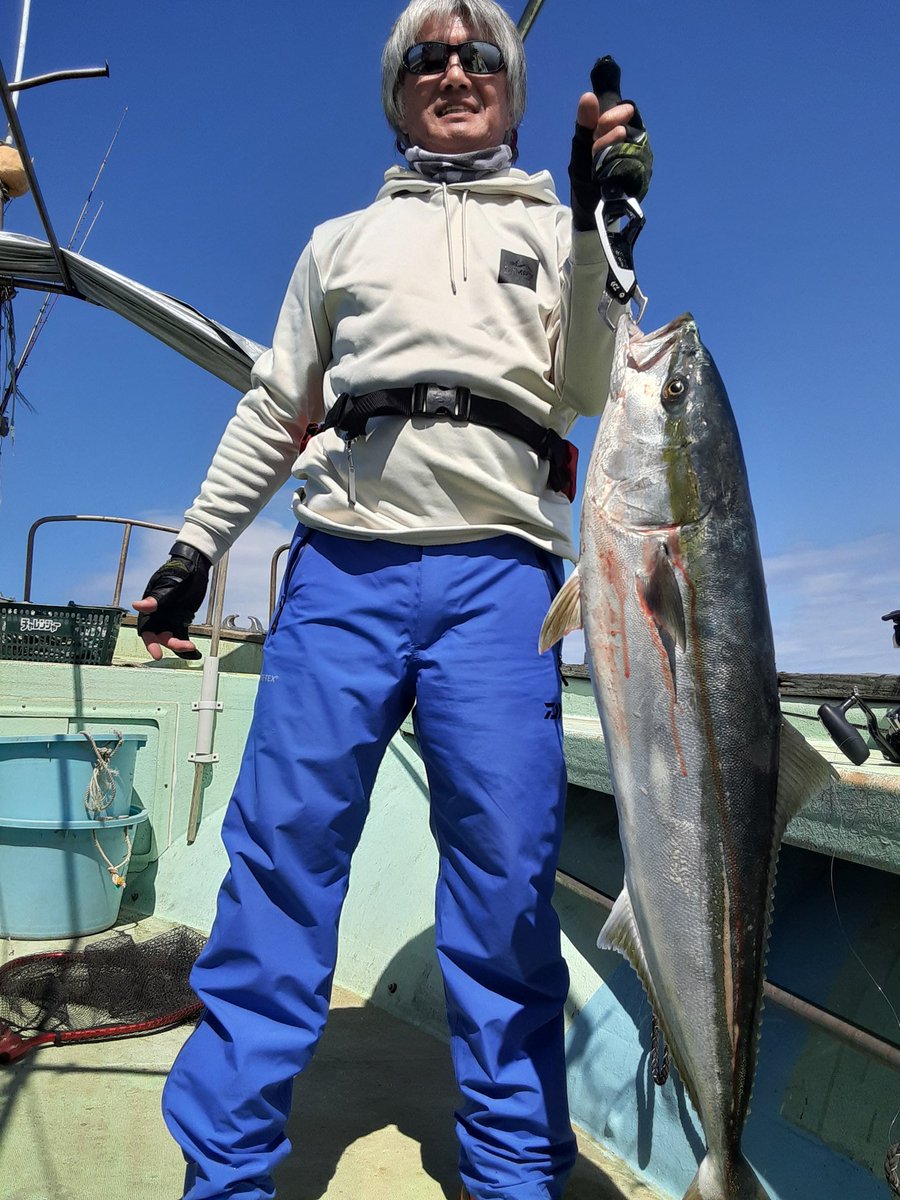 新潟 間瀬港 東間 釣り船 ゴチ網 活魚販売 漁師 本日の釣果 アラ8 8キロ 鰤2本 ワラサ3本 鏡鯛2本 真鯛 マゾイ 沖メバル ホッケ トラギス カレイ 全員大物ゲット 東間レコード続出でした 間瀬港東間 ジギング タイラバ 釣果 新潟 間瀬港 東間 釣り船 ゴチ網 活魚販売 漁師 本日の釣果 アラ8 8キロ 鰤2本 ワラサ3本 鏡鯛2本 真鯛 マゾイ 沖メバル ホッケ トラギス カレイ 全員大物ゲット 東間レコード続出でした 間瀬港東間 ジギング タイラバ 釣果