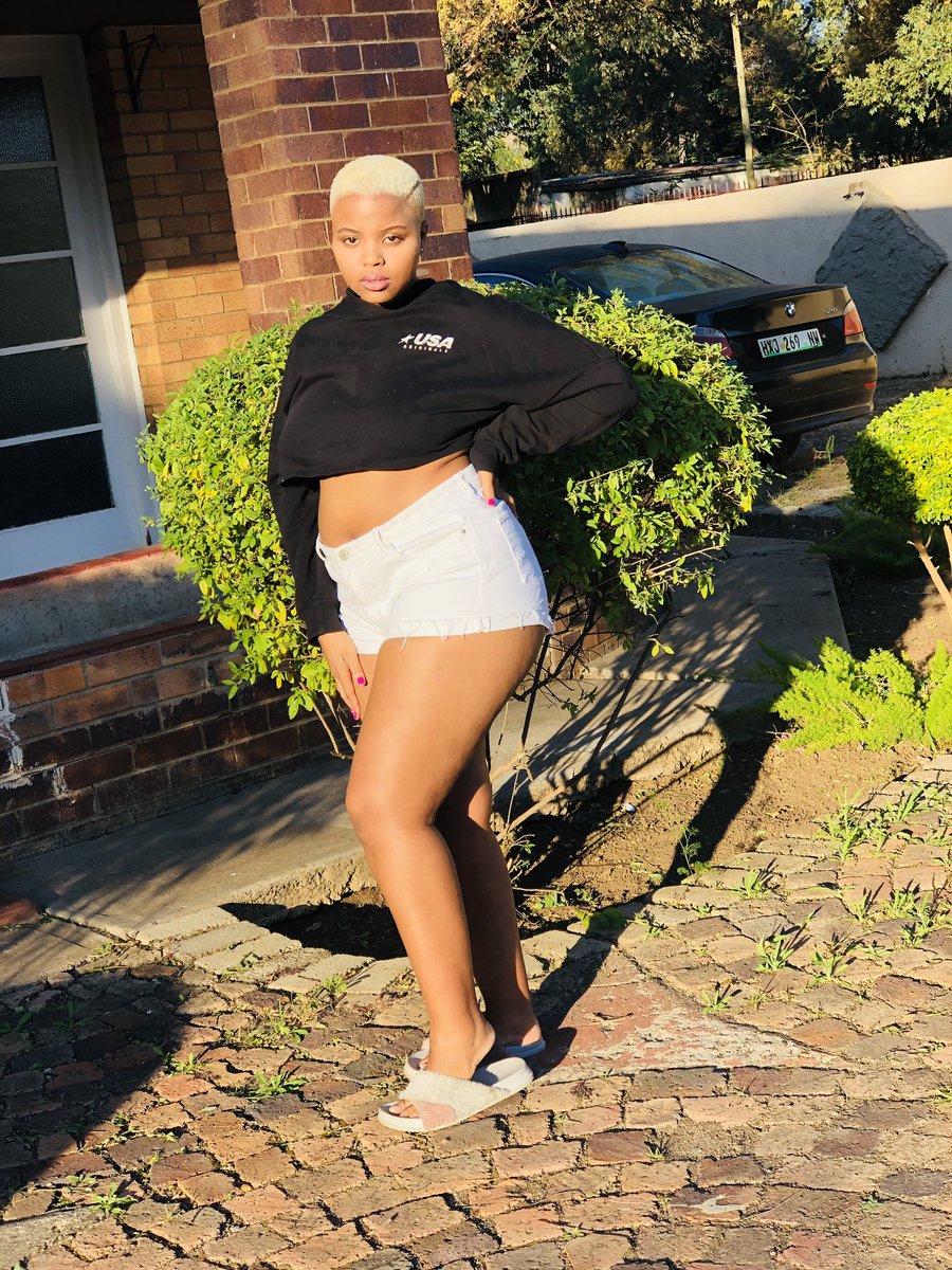 Kb_waLehulure's tweet photo. Body Yody ❤️❤️❤️🥺 #bodypositivitymovement #makemetrend https://t.co/bZuDgHeOCw