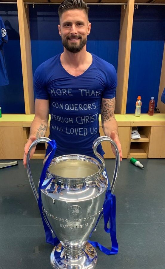 PlusQueSportifs's tweet photo. Félicitations @_OlivierGiroud_ Plus Que Vainqueurs en Christ 🙌 #amour #grâce #Espérance #paix #CHEMCI #LDC https://t.co/jXKkTW79na
