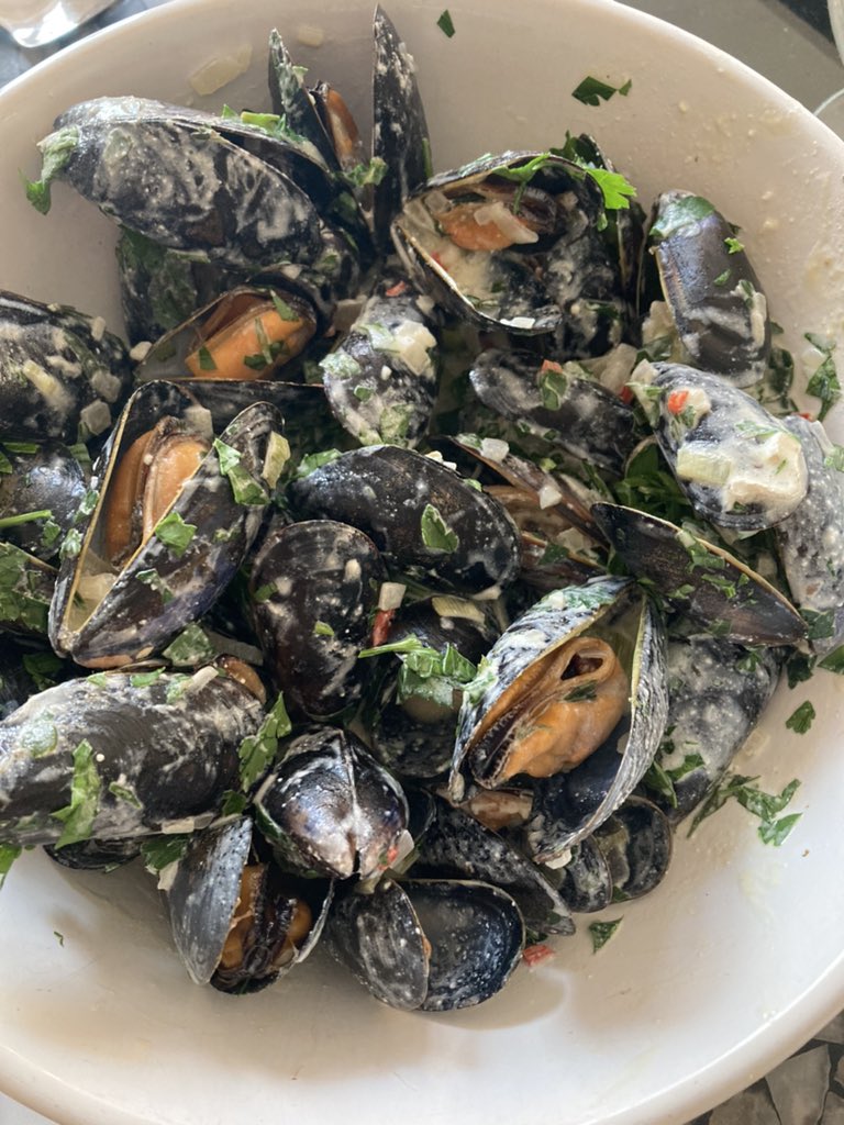 YatesReal's tweet photo. Last nights supper was a real favourite of mine. Mussels with homemade sourdough and Seabass on a bed of tomatoes, chorizo and rocket. #mussels #seabass #saturdaynightsin https://t.co/7EfHeAyQ1y