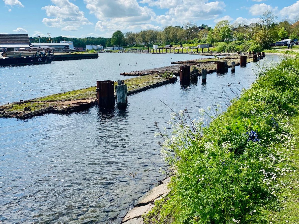 echteheldenkiel's tweet photo. Zeit für ein Päuschen zwischen den Besichtigungen am Holtenauer Leuchtturm #tiessenkai in #holtenau #kielliebe #geliebteskiel #kielholtenau #küstenkind #nok #pilot #lieblingsmaklerin #werbung #holtenauerleuchtturm #holtenau #kielerförde https://t.co/RkFv6tdyJf