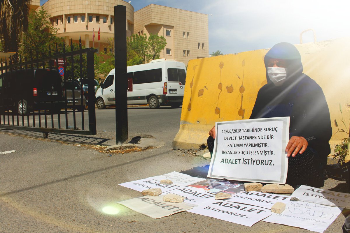 Davaya bakan savcı: "Hastanede katliamı yapan 23 kişiyi tespit etmişiz." diyor. 
Gereğini yapmak için
Hukuk devleti neyi bekliyor.
İddialarımı resmi belgelerle kanıtlamaya hazırım.
Her gün hesap soracağımızdan hiç kuşkunuz olmasın.
<a href="/adalet_bakanlik/">T.C. Adalet Bakanlığı</a> 
@HSKbasin