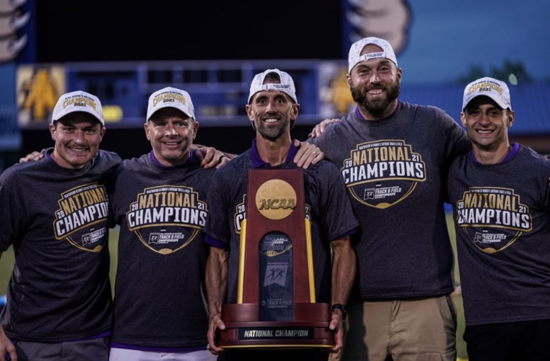 Ethan_Adlfinger's tweet photo. Mood #NationalChamps https://t.co/12P5IN0zS6
