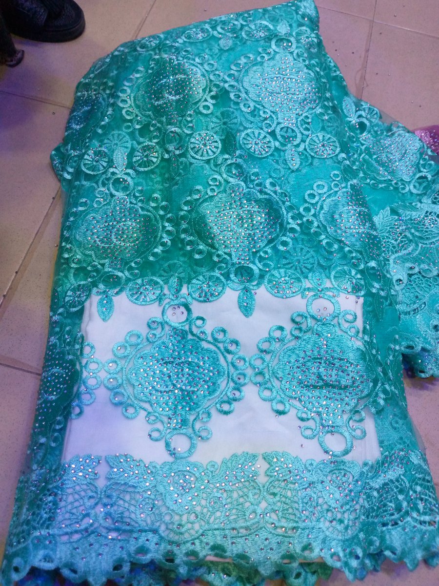 UMbeyi's tweet photo. 💯Now available at 2500 per yard💯DM me now or call☎️☎️09077154325🤝🤝for all your sample laces🏃🏃🏃🏃 https://t.co/2jav1u7ORn
