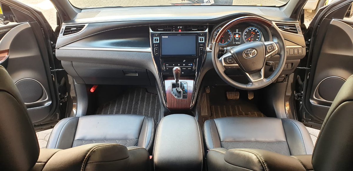 EunismKE's tweet photo. Toyota Harrier Newshape/ Cocoa Bean/ Panoramic Roof/ Year 2014/ 2000cc Valvematic Auto/ Back Camera/ Steering controls/ Rear Spoiler.

Only Ksh 3.55M Neg
📞733 546 944

#carsaleskenya #eunismke #toyota https://t.co/WuI2hViA7d