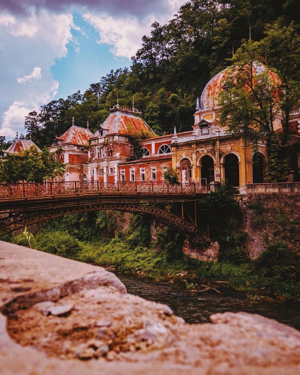 traveling2ro's tweet photo. Let’s choose the Romanian destination of 2021!
Nominate your favorite destination in Romania until 4th of June on 
https://t.co/86UivQ9jep
It can be a village, a resort or a city or small region, smaller than a county
📸 IG https://t.co/SOeG9K3FT4
 #destinatiaanului
#herculane https://t.co/PtTqSH6b9N