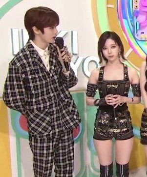 georjeff's tweet image. yaa namanya anak muda🧎🏻‍♀️