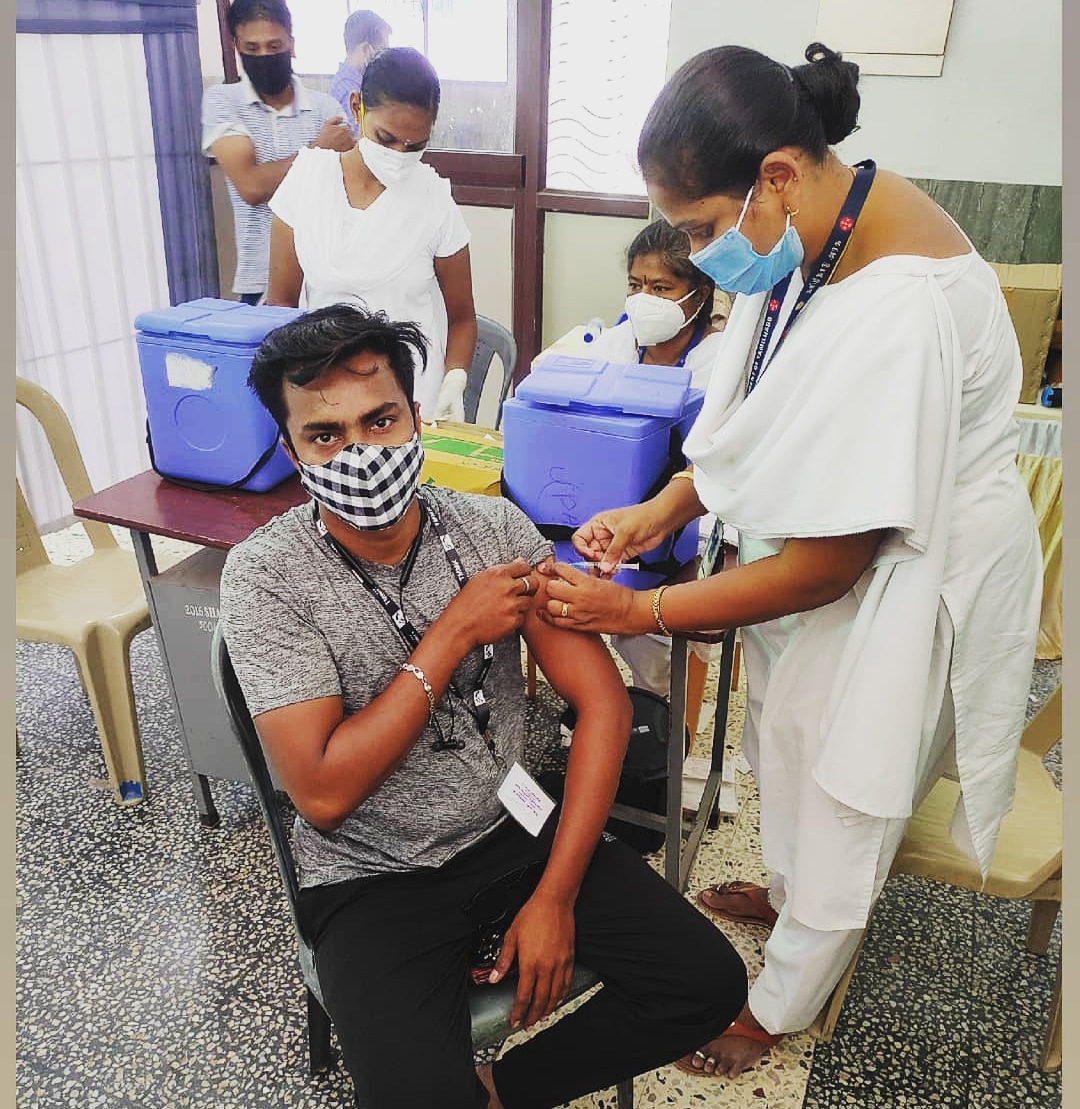 zaffer124's tweet photo. #Vaccinated - Covishield 1st dose

#Zaffer #Zaffer_Ambur #CoronoWarriors #takecareofyourself https://t.co/x2C7jrzFyd
