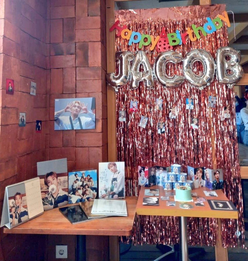 hellodeobi's tweet photo. Today, I ask my lil sister who currently live in Jakarta to visit Jacob's ch event. Thank you sister.. i know u annoy by my request but i know u will ��

Cute birthday ch event by @_yourbaejacob , thank youu 💕 https://t.co/yOQte5XbPM