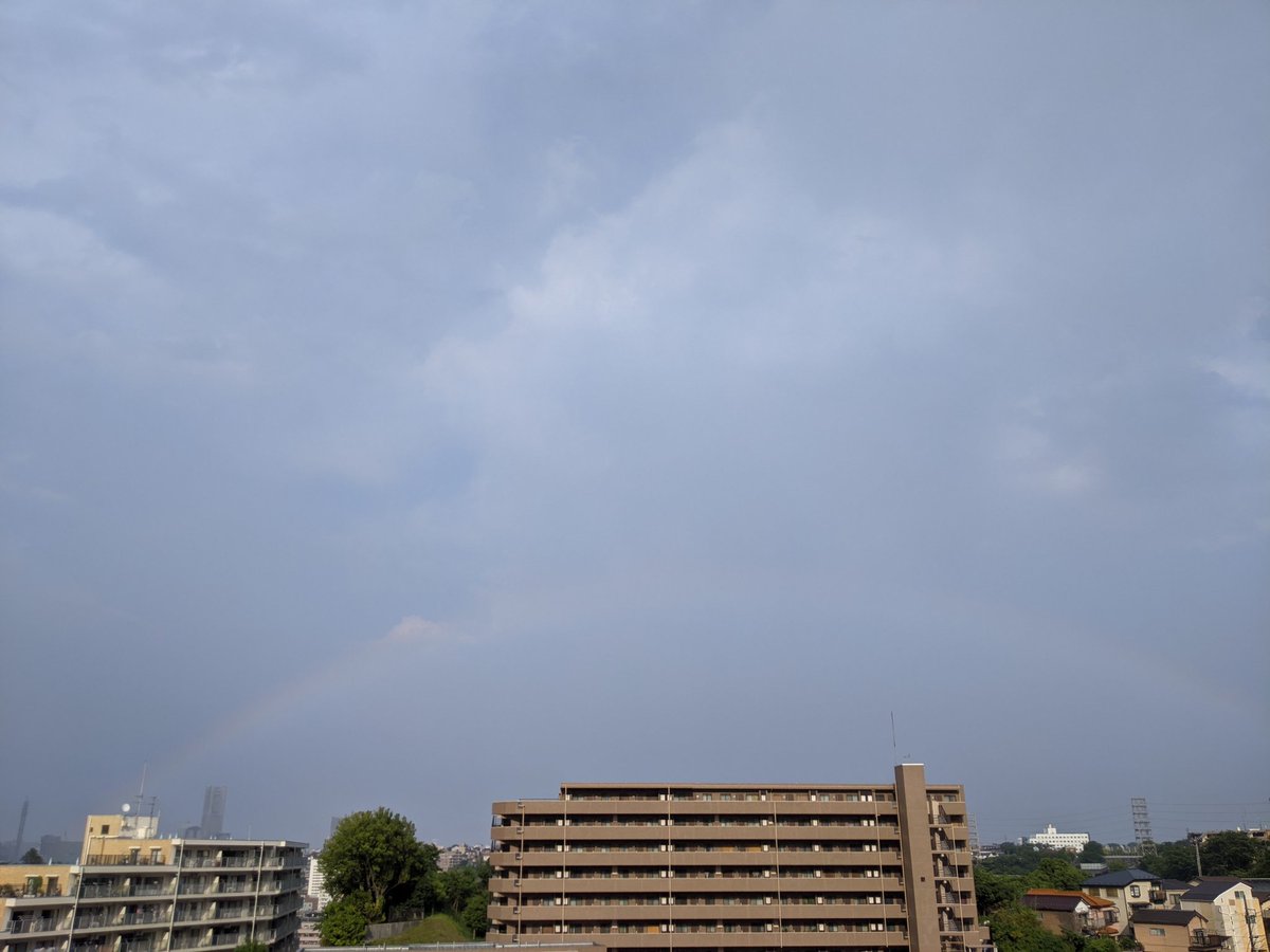 rainykei's tweet photo. うす〜く虹🌈 @yokohama https://t.co/7YFnBI2ya6