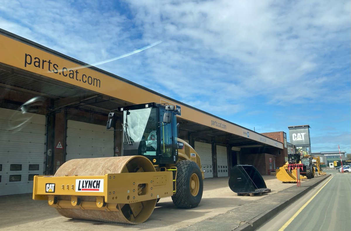 FinningNews's tweet photo. Another day, another awesome batch of Cat® machines off to their new home!
Thanks to @lynchplant for its continued investment in the latest equipment, we look forward to working with you again!
#FinningFamily #PlantHire #LetsDoTheWork https://t.co/KMDiw3HcB4