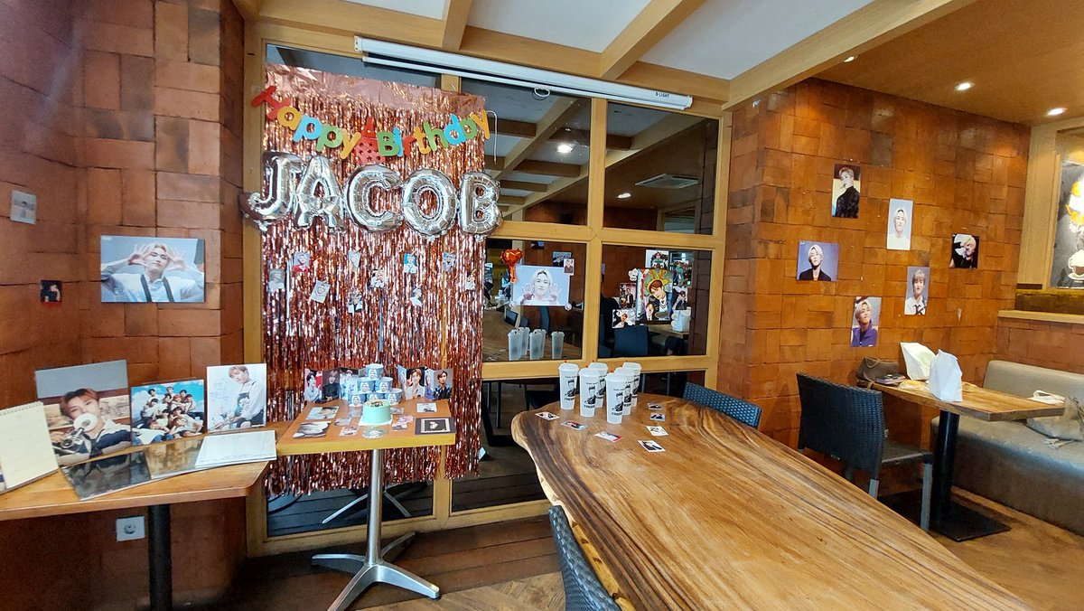 baebladejy's tweet photo. Jacob birthday event @ delicio cafe Tebet by @hanid_0530jb @BOL_0530 @_yourbaejacob
🥰 with @readysetQyu 

SWEET JACOB DAY
#제이콥_생일축하는_콥배기로
#Our_Angel_Jacob_Day 
@WE_THE_BOYZ https://t.co/FEF00MqUWK