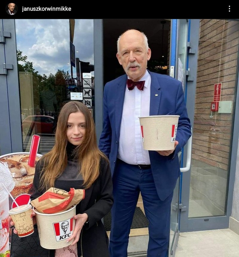 anonymous_mg76's tweet photo. Czy @JkmMikke  reklamuje #americanfastfood ? Co jest grane panie Janie ? https://t.co/eKIJJTeR5H