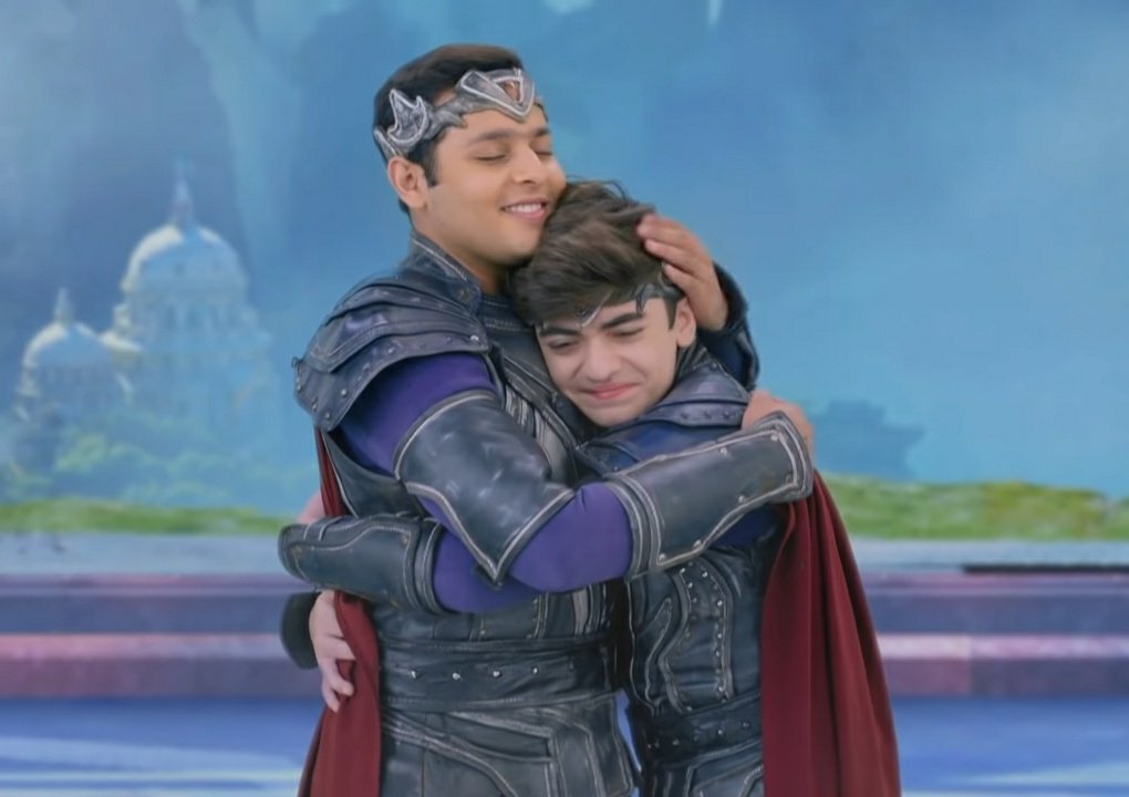 BelikeBV's tweet photo. I just don't understand how can they end such a incredible show!
@sabtv @optimystixmedia @VipulDShahOpti @tellyreporter @tellychakkar @GossipsTv #WeWantBVR #wewantbvr https://t.co/bakJOAc4Bq