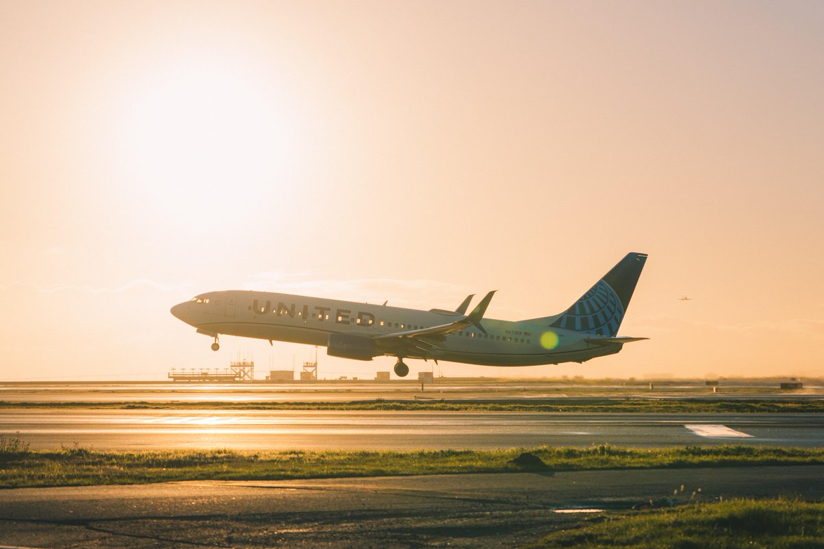 United Airlines tweet media