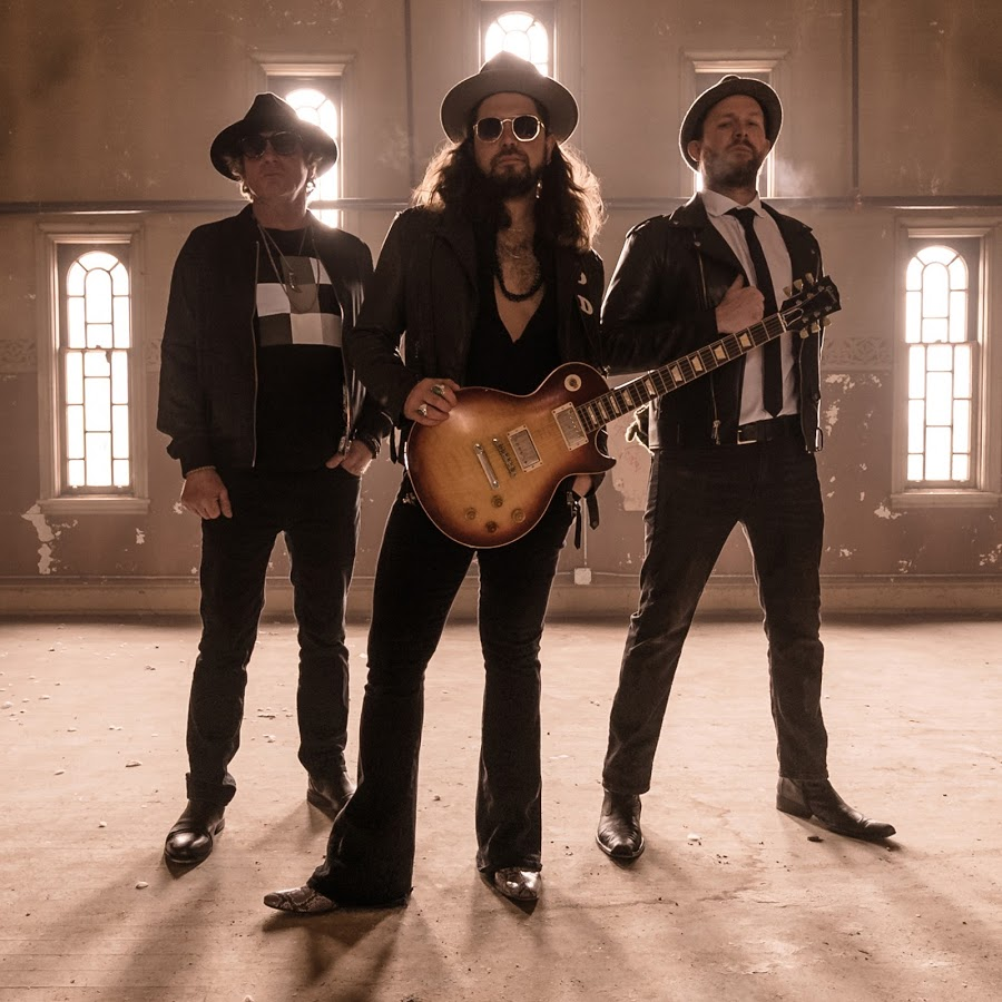NCRinNA's tweet photo. New Rock Band Covers:

Dustin Douglas &amp; The Electric Gentlemen @MrDustinDouglas cover Bill Withers' #BillWithers Ain't No Sunshine #AintNoSunshine #DustinDouglas #TheElectricGentlemen 

🎧 https://t.co/xUfaH0pMLM https://t.co/6awEtLyapz