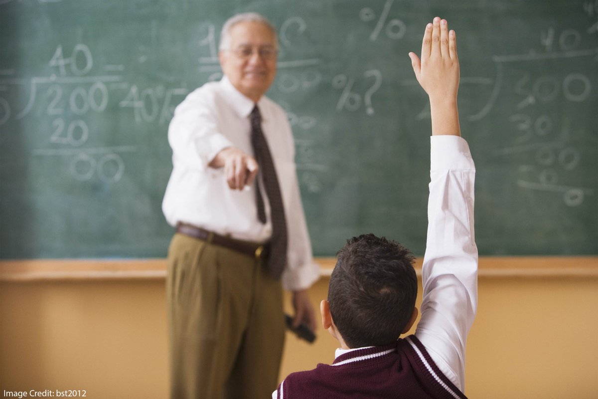learningandtheb's tweet image. Teachers often hear we should begin class by stating #learningobjectives, often with a particular formula. ("The student will be able to...")
This research, by @ProfFariaSana provides a useful refinement: LOs as QUESTIONS work even better...
ow.ly/pMQk50EYmKD