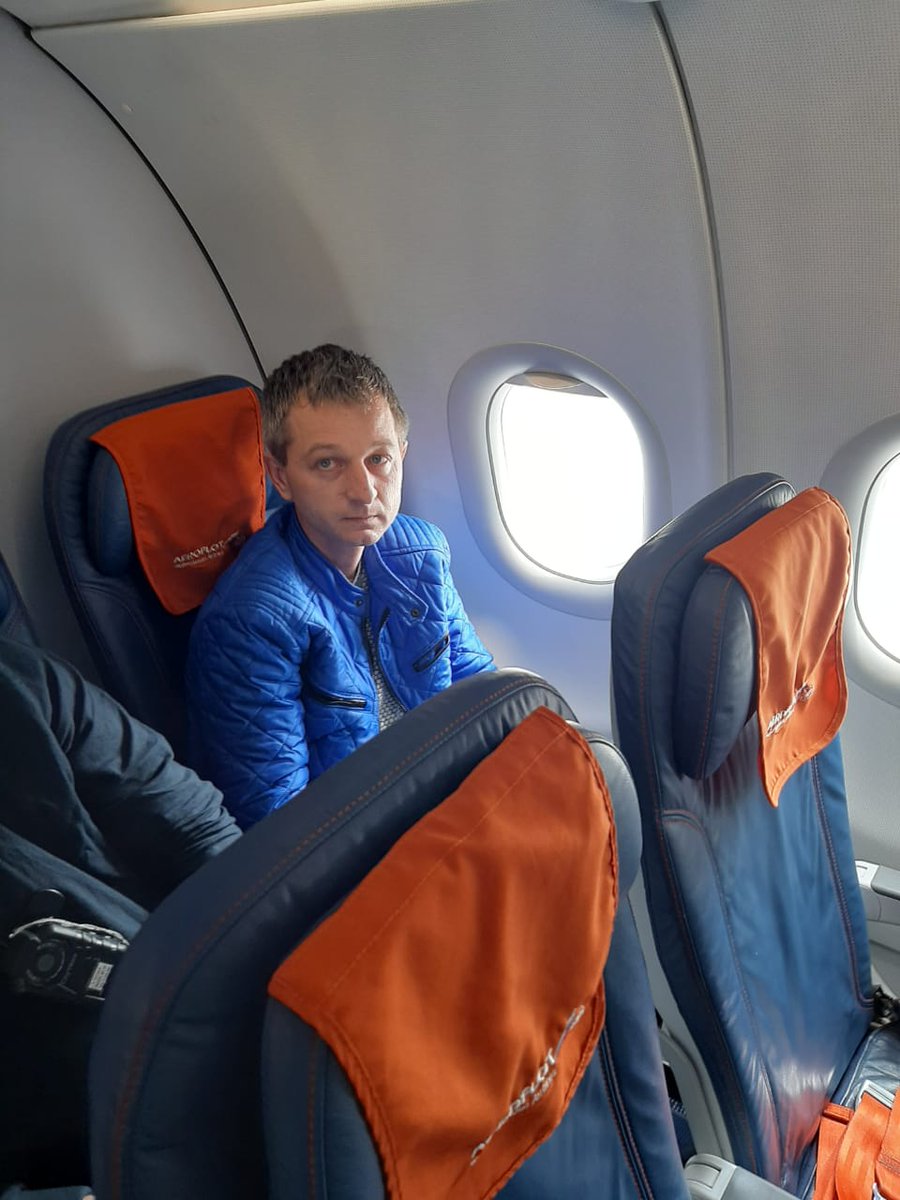 INTERPOL_Russia's tweet photo. Обвиняемого в незаконной организации и проведении азартных игр экстрадировали в Москву. Сегодня в Международном аэропорту города Бухареста сотрудникам НЦБ Интерпола МВД России и ФСИН России румынскими коллегами передан гражданин Республики Молдова Михаил Чуботэреску. https://t.co/CvPpJUTJWx