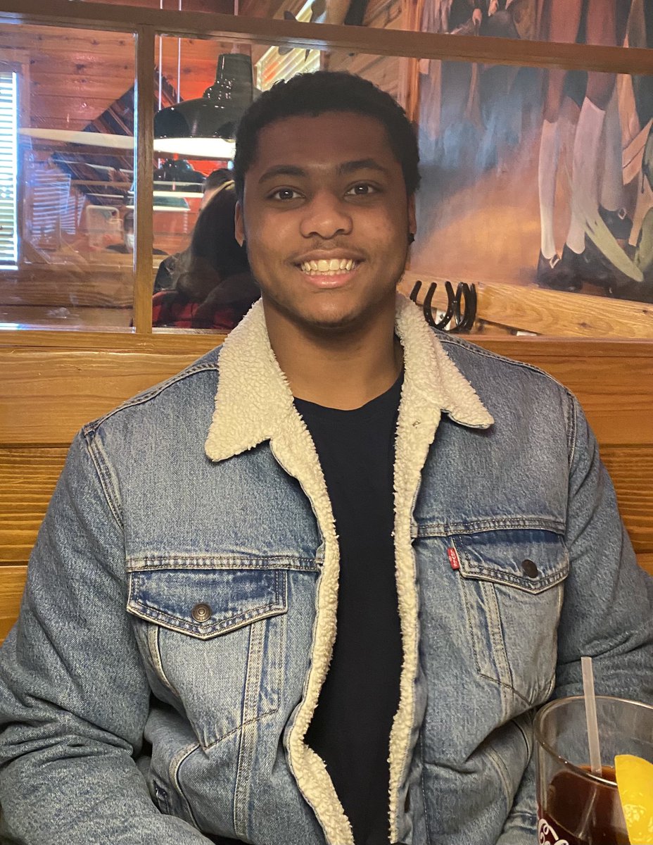 dmiller612's tweet photo. Happy 20th Birthday Miles! I love you, son!! ❤️ @MM8_Believer #villefootball #proudmama #myQB 🏈 #marauderpride https://t.co/eYh6e6B7AO
