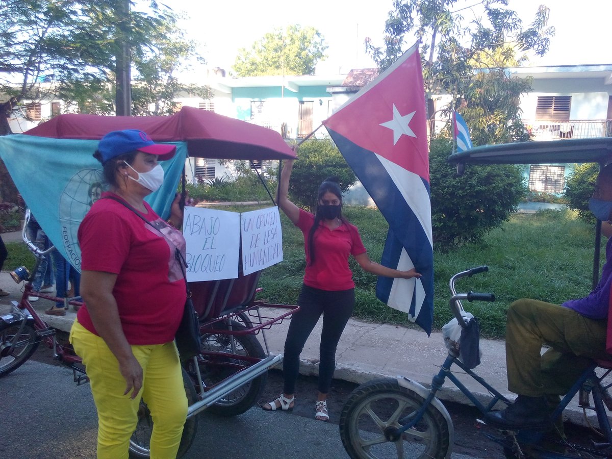 Nuestra bandera protagonista en todos los frentes de batallas,hoy en el reclamo de #NoMásBloqueo a #Cuba @PuenteDeAmor #UnblockCuba #ElBloqueoEsReal #ReopenUSHavEmbassy @cadenagramonte @emisoraguaimaro @radio_cubana @XCubaVoy @GelsyRodriguezR @CubaMINREX @RGuaimaro @Niurka_70
