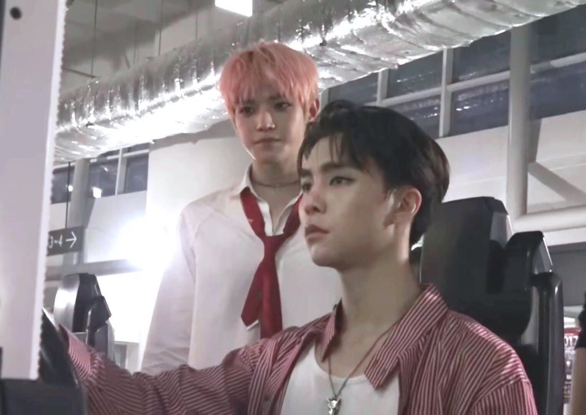 mfor_127's tweet photo. คู่รักนักเกมเม่อ #taejohn #แทจอน
ชงแบบ out of context จากภาพขวา สมมุติว่านี่คือเหตุการณ์ก่อนหน้าภาพนั้นค่ะ https://t.co/3h35d3balz