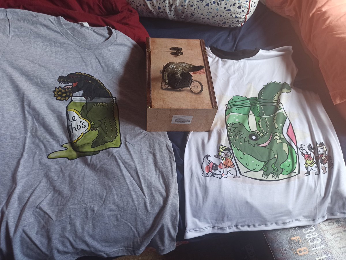 CiervoCierverus's tweet photo. Vengo a dar envidia de regalitos de @JonBercianos y @Khartemia https://t.co/Sp6plxyDUf