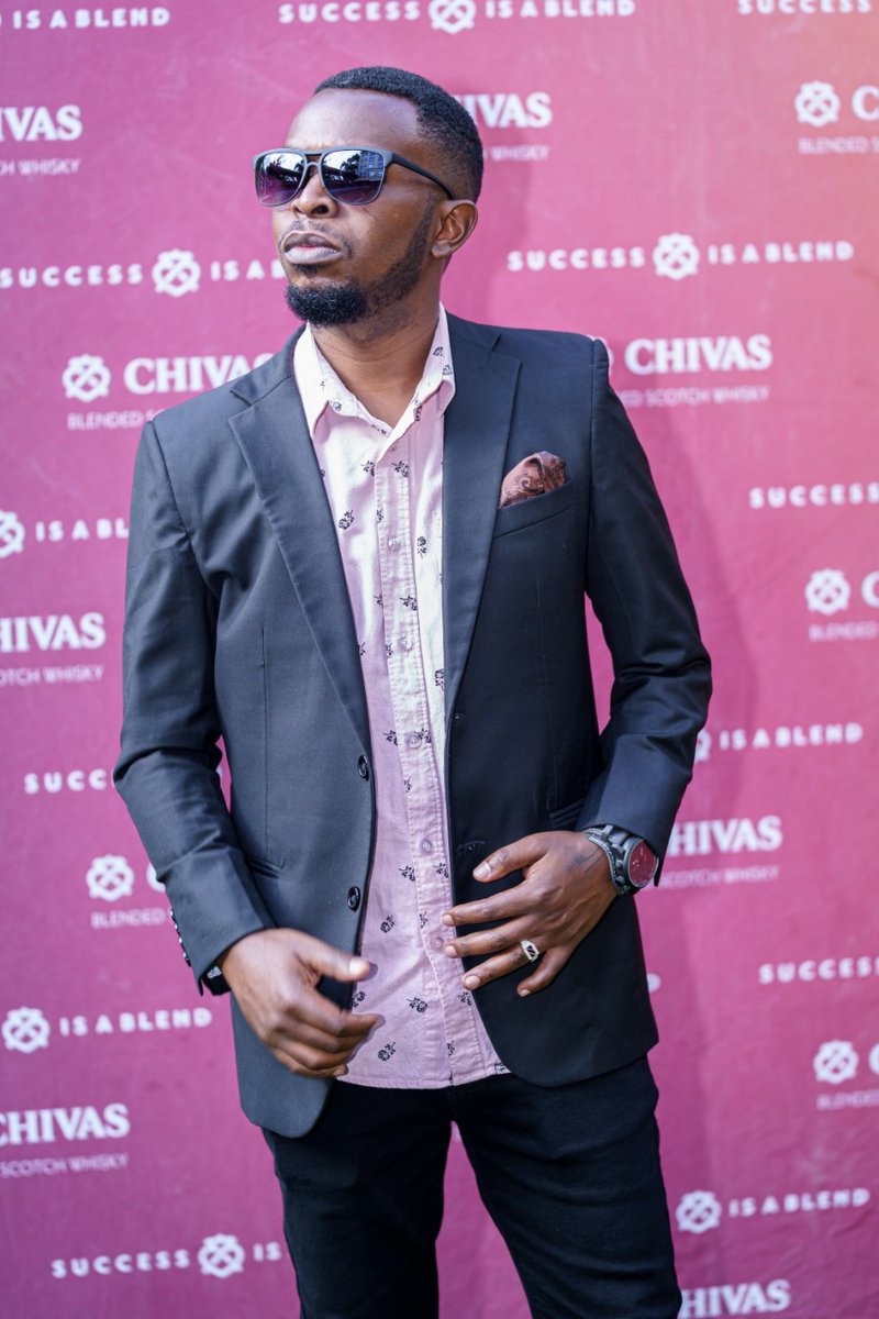 MrJemedari's tweet photo. How I showed up for #ChivasAfroBlend
Iyanu caught it @isoclicks https://t.co/5NKTF1gjUi
