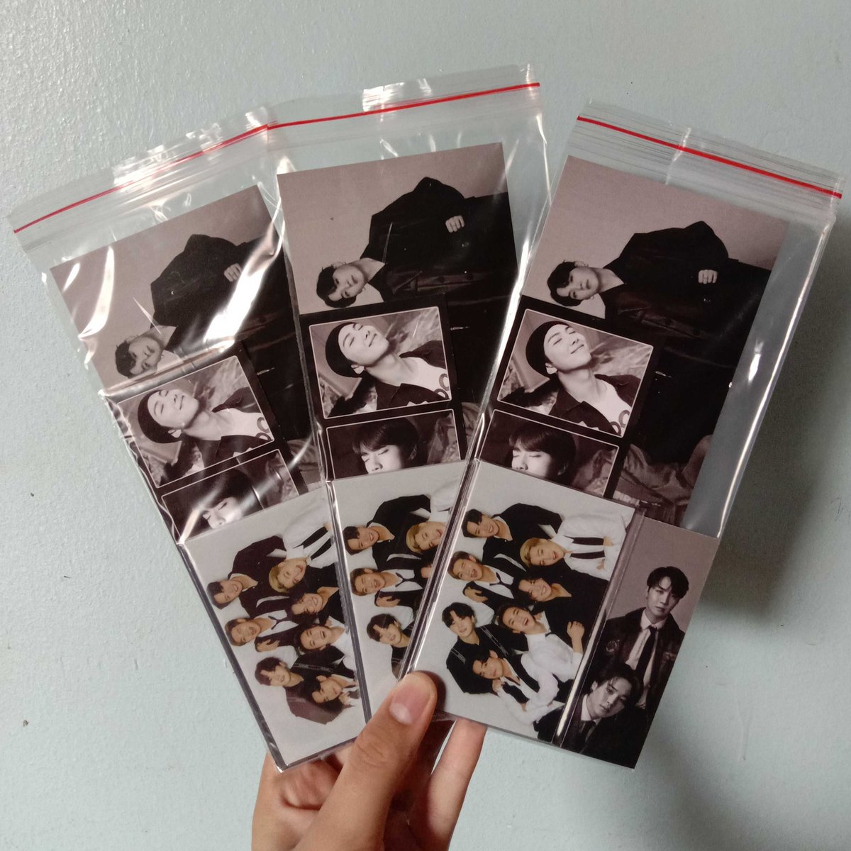 pkalvzat's tweet photo. [ GIVEAWAY TIME ]

so hye everyone 🥺 i have this extra fankit so i want to give this fankit to my moots 😚i will choose more than 10 winners 🤪here is the rules :-
💛rt n like this tweet and my pinned twt
💛27 winners 
💛just pay for the postage 
(RM5)

Goodluck besties 💜 https://t.co/Z6gYQkWslT