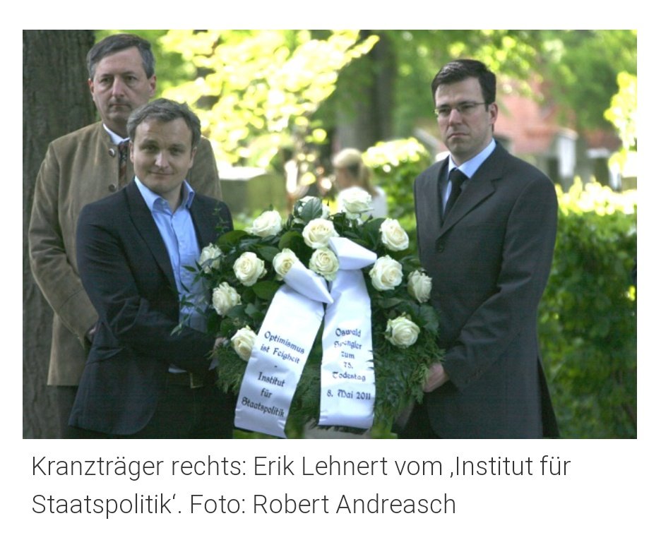 Max #Otte, der neue Vorsitzende der #WerteUnion, am 7. Mai 2011 auf einem konspirativen Treffen der extremen Rechten in #München. Anlass war der 75. Todestag von Oswald #Spengler, weitere Teilnehmer waren u. a. Erik Lehnert vom #IfS und Münchner Neonazis.

aida-archiv.de/2011/05/20/geh…