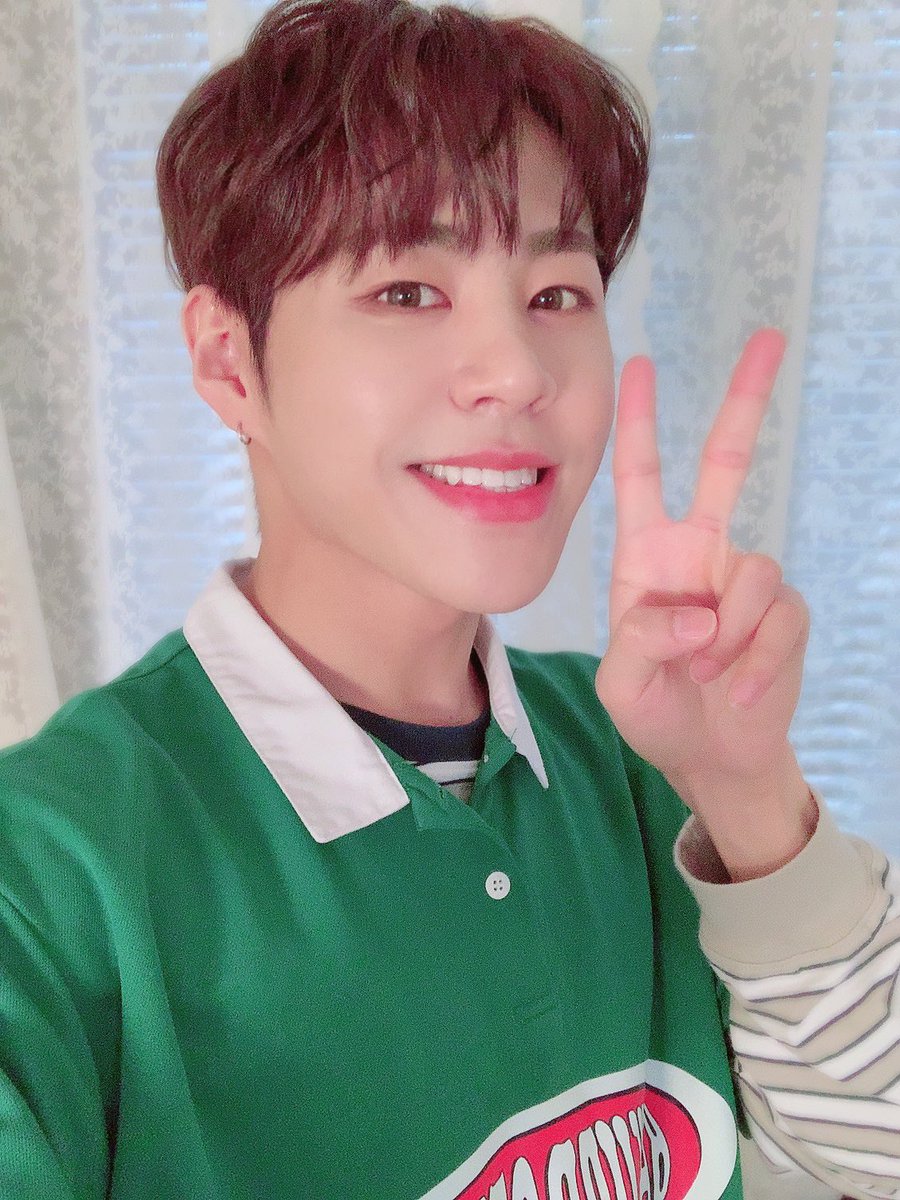 taeho_official's tweet photo. 지금!!
태호 (TAE HO) - 꼬마 (GGOMA) 레트로 ver.
영상이 공개됐습니다
응답하라 2000 !!!!

https://t.co/nEA0xvdF5g

TAEHO 1st Single 
'꼬마(GGOMA)' 

#임팩트 #태호 #IMFACT #TAEHO
#1st #single #solo #debut #꼬마 #GGOMA #레트로 https://t.co/4azjmbspOu