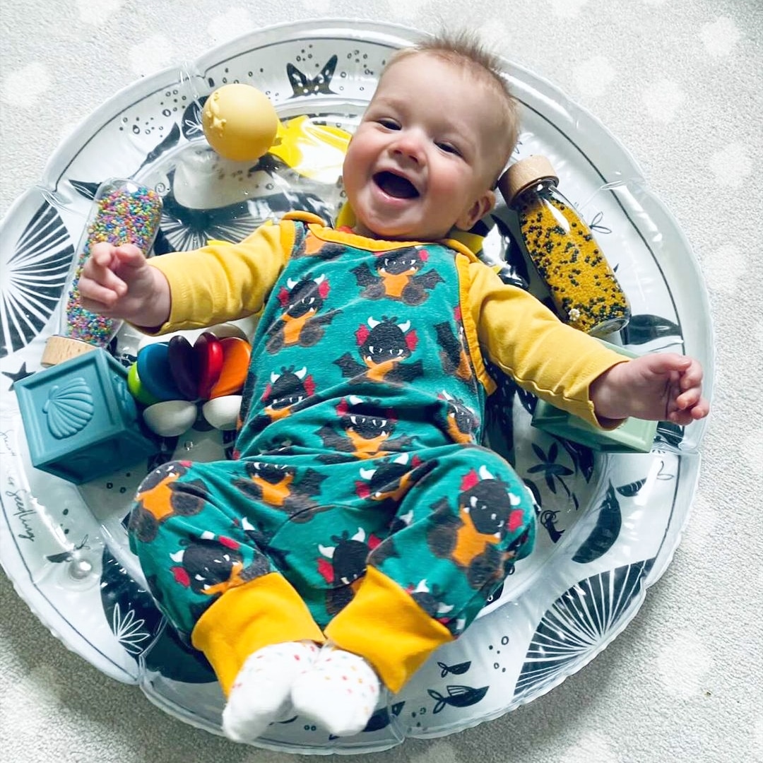 GiftsSensory's tweet photo. Happy Sunday! What a gorgeous smiley face to start the day!❤

 https://t.co/t3I0zv2FJ6 to shop 🏷
FREE gifts all weekend 🥳
Free Delivery over £50 📮
Next day delivery as standard* 📦

Orders will be sent Tuesday 1st June on DPD next day delivery
#babysensory #toys #smallbizz https://t.co/dRf1dFhMfq
