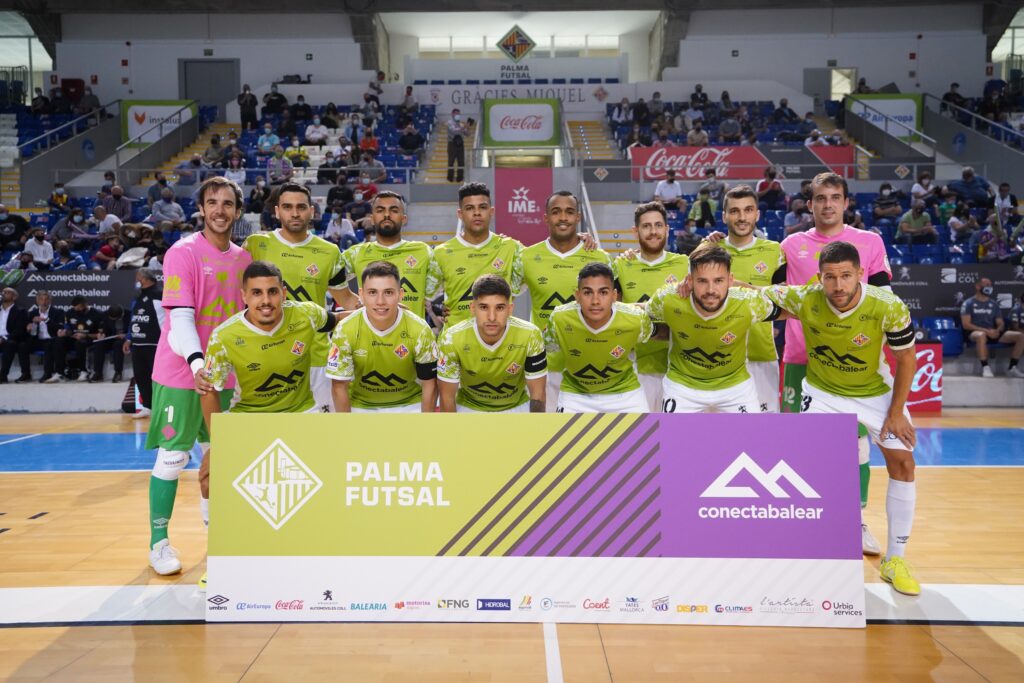 Carlos Barrón (@carlosbarron87) on Twitter photo Última jornada de liga. A por todas con este grupo
⚽️ <a href="/burelafs/">CD Burela FS</a> 🆚 <a href="/PalmaFutsal/">Illes Balears Palma Futsal</a>
📅 Domingo 30 de mayo
⏰ 18:00 horas
🏟 Pabellón de Vista Alegre
📍 Burela
📻 <a href="/IB3radio/">IB3 Ràdio</a> Última jornada de liga. A por todas con este grupo
⚽️ <a href="/burelafs/">CD Burela FS</a> 🆚 <a href="/PalmaFutsal/">Illes Balears Palma Futsal</a>
📅 Domingo 30 de mayo
⏰ 18:00 horas
🏟 Pabellón de Vista Alegre
📍 Burela
📻 <a href="/IB3radio/">IB3 Ràdio</a>