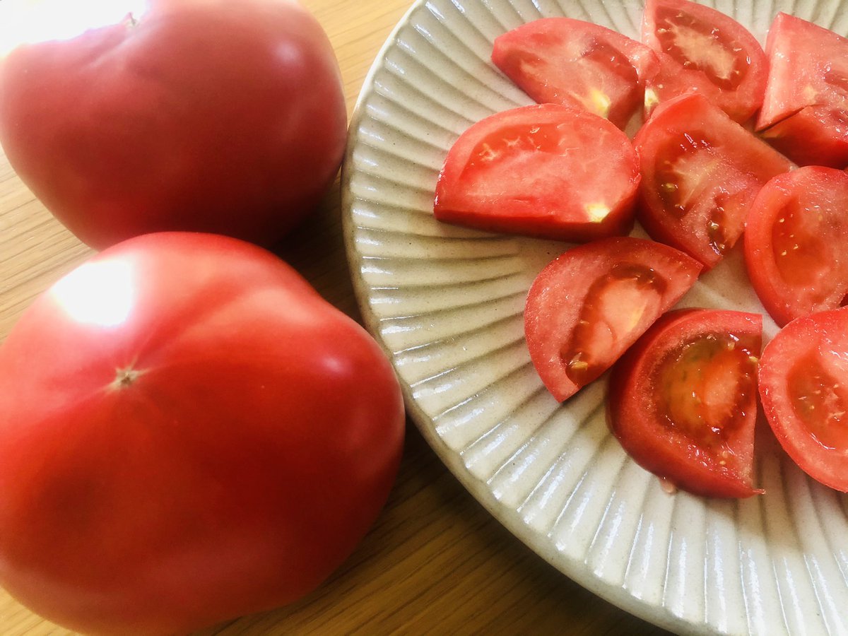 mayu_meshi's tweet photo. フレッシュトマト🍅でシンプルにトマト🍅チーズトースト焼いてみました❣️
やっぱトマト🍅がジューシーで美味しい💕😊💕 https://t.co/eCZxE8Hv7h