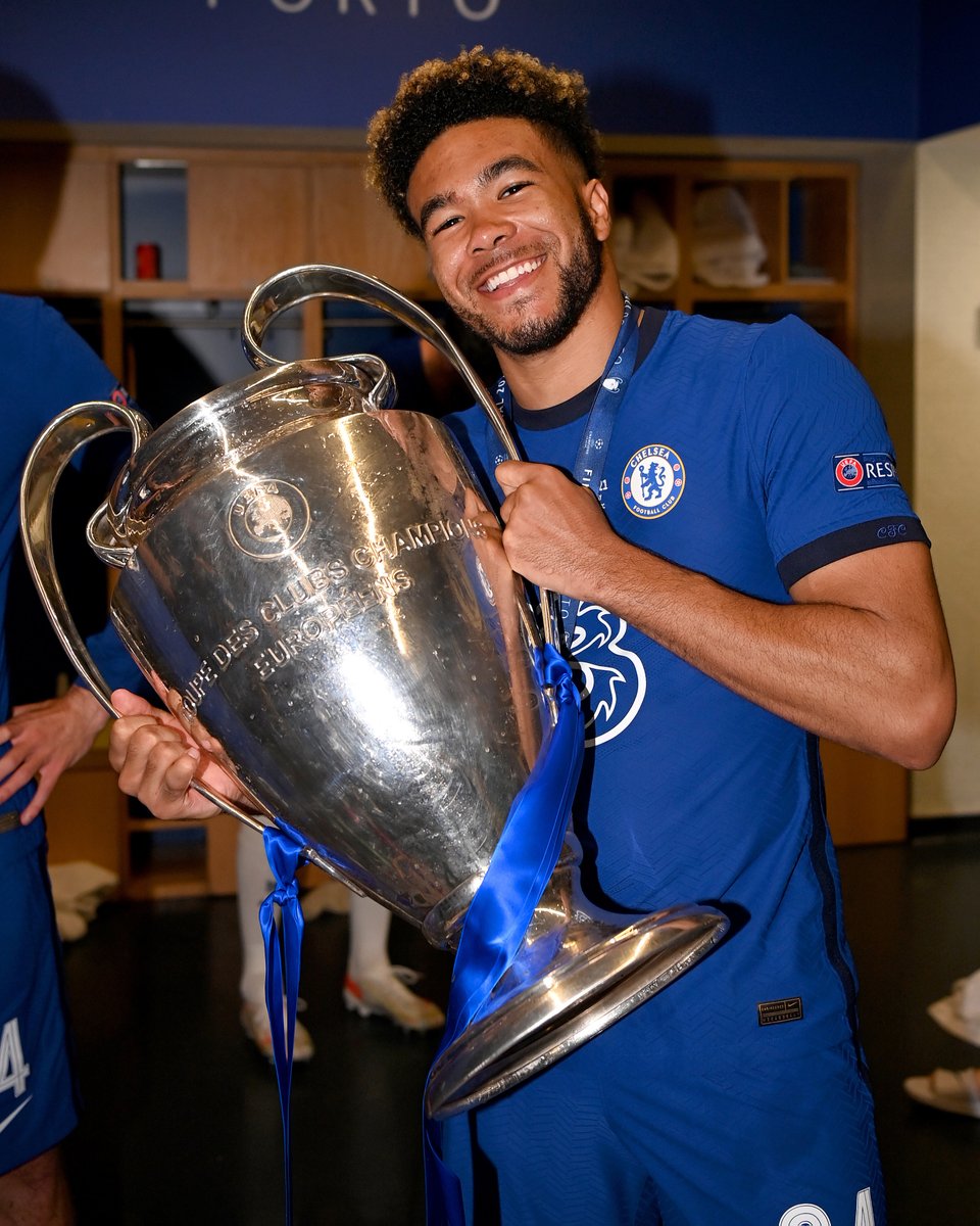 ChelseaFC's tweet photo. Woke up this mornin' feelin' fine. 😁

#ChelseaChampions https://t.co/2JoOgu0dK5