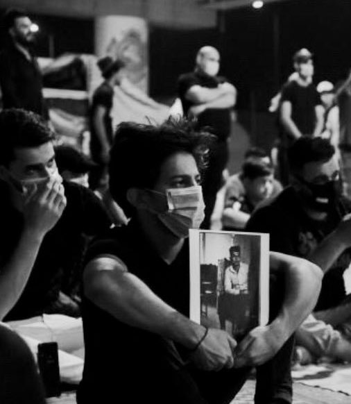 أحياءٌ ما زلنا أحياء ...
نحيا في حي الأسرى والمفقودين وحي الشهداء .

#موفق_محمد